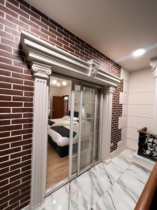 White Palace Served 11 Appartement *