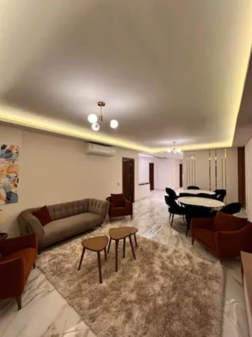 White Palace Served 11 Appartement